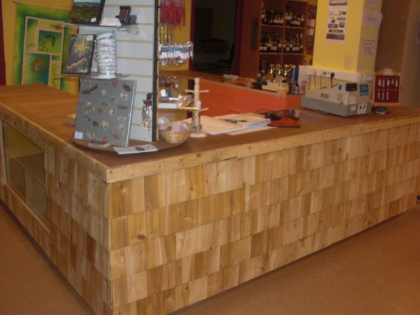 L’attribut alt de cette image est vide, son nom de fichier est artisanat-local-spm.jpg.