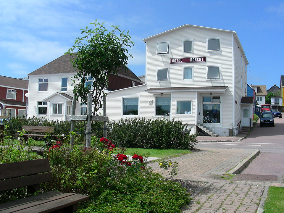L’attribut alt de cette image est vide, son nom de fichier est hotel-robert-vieux-port-spm.jpg.