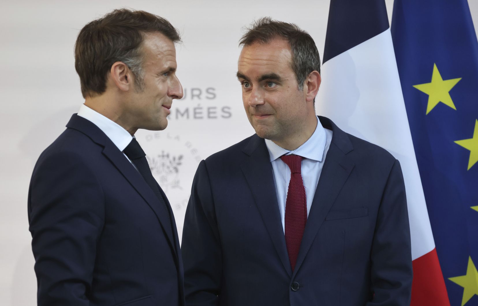Un nouveau premier ministre avec un nouveau gouvernement ? Une dissolution de l’Assemblée nationale ? Une future cohabitation MACRON/BARDELLA….. NON MACRON/LECORNU