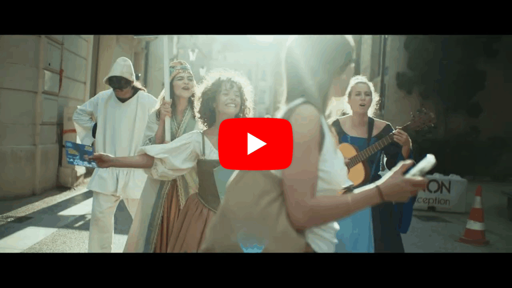 AFTERMOVIE ✨ Revivez l’édition 2025 du festival Off Avignon  ­ Plongez dans l’ambiance unique du mois de juillet en découvrant l’aftermovie de la 59ᵉ édition du festival Off Avignon.